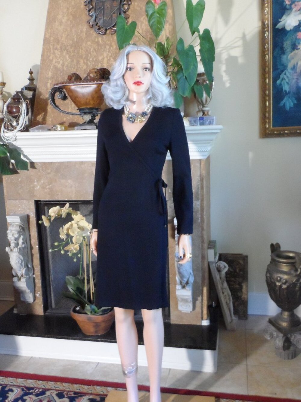 New St. John Collection Black Knit T-Wrap Dress Size 6